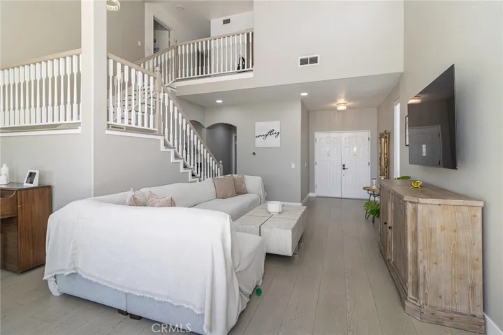 19776 Ahwanee, Los Angeles, California 91326