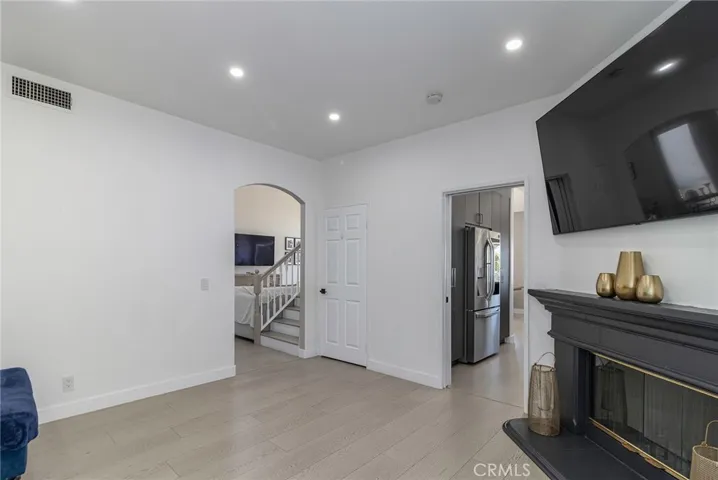 19776 Ahwanee, Los Angeles, California 91326