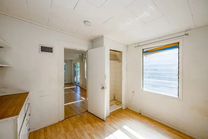 10652 Commerce, Tujunga, California 91042