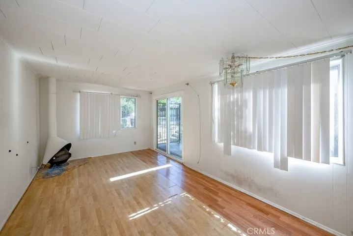 10652 Commerce, Tujunga, California 91042