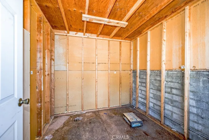 10652 Commerce, Tujunga, California 91042