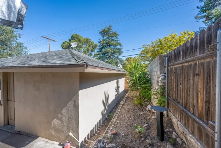 10652 Commerce, Tujunga, California 91042