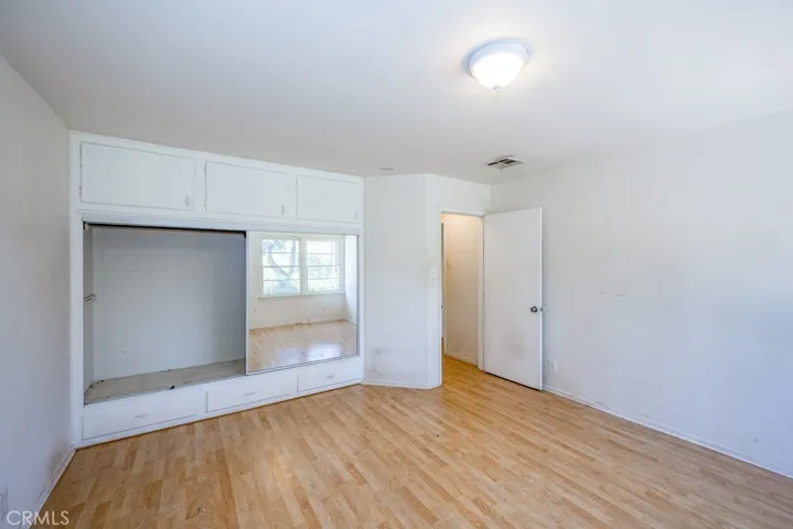 10652 Commerce, Tujunga, California 91042