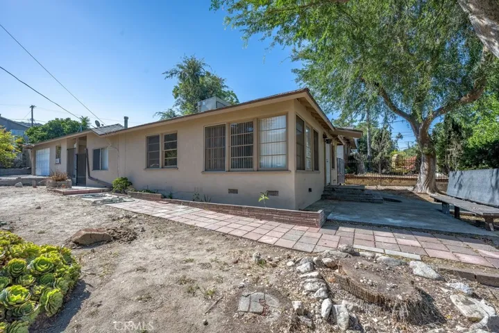 10652 Commerce, Tujunga, California 91042