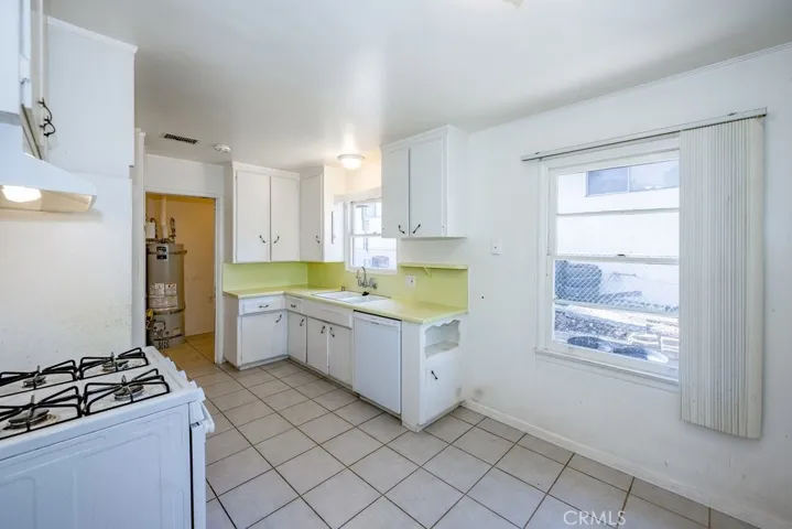 10652 Commerce, Tujunga, California 91042