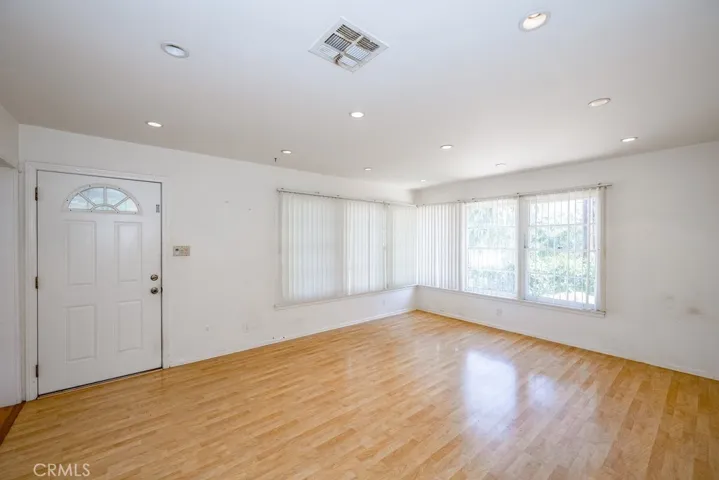10652 Commerce, Tujunga, California 91042