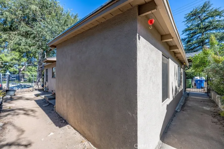 10652 Commerce, Tujunga, California 91042