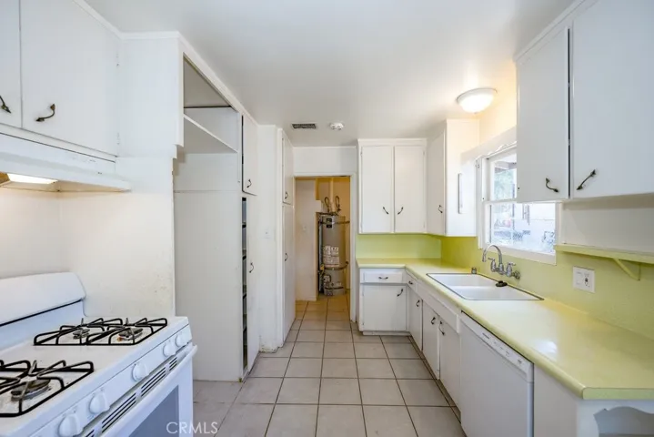 10652 Commerce, Tujunga, California 91042