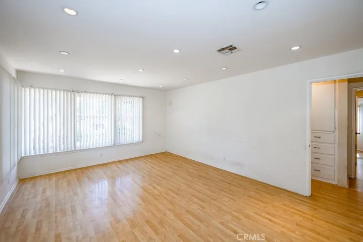 10652 Commerce, Tujunga, California 91042