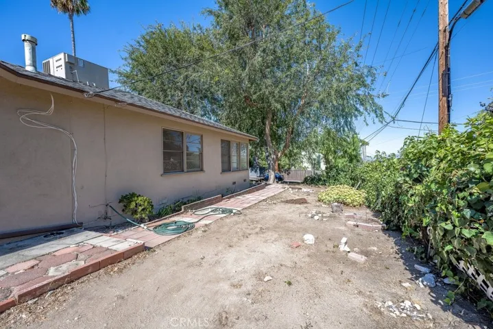 10652 Commerce, Tujunga, California 91042