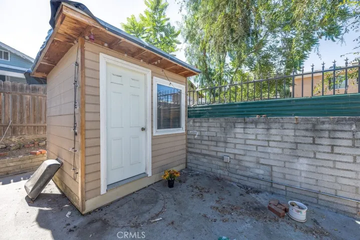 10652 Commerce, Tujunga, California 91042