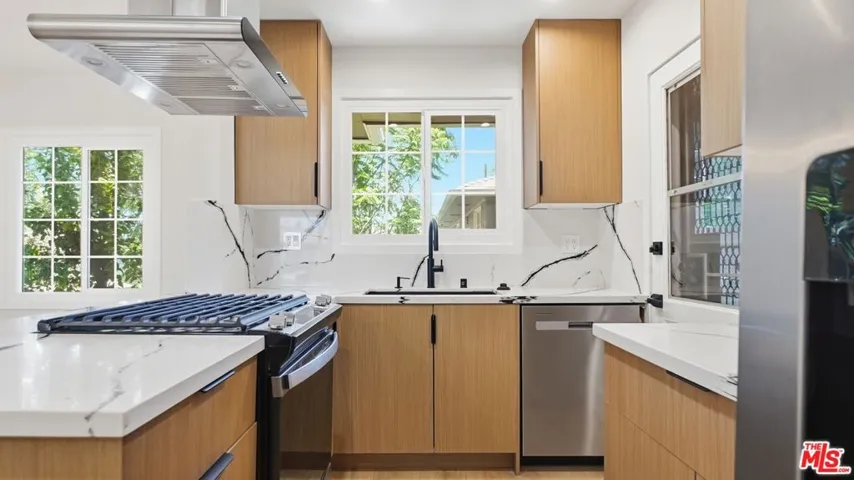 4030 Abourne Road C, Los Angeles, California 90008