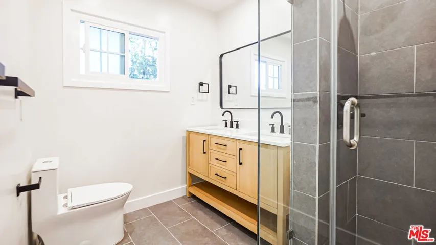 4030 Abourne Road C, Los Angeles, California 90008