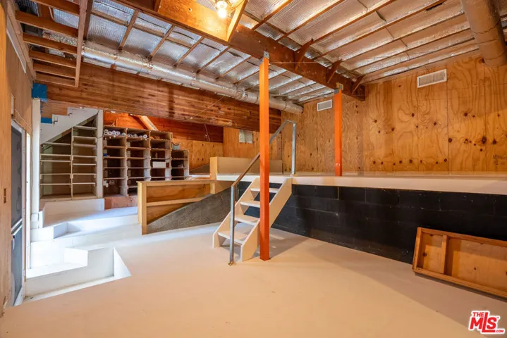 12268 Canna Road, Los Angeles, California 90049