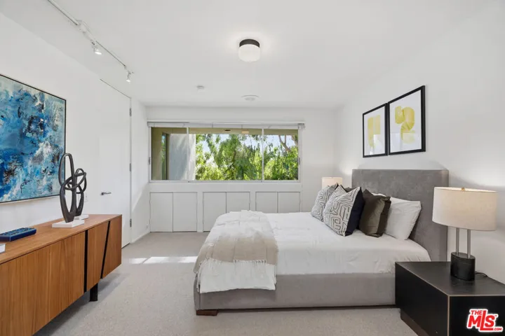 12268 Canna Road, Los Angeles, California 90049