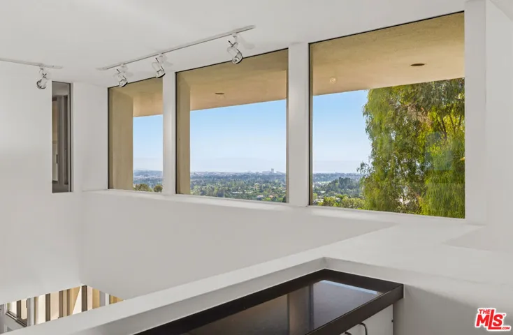 12268 Canna Road, Los Angeles, California 90049