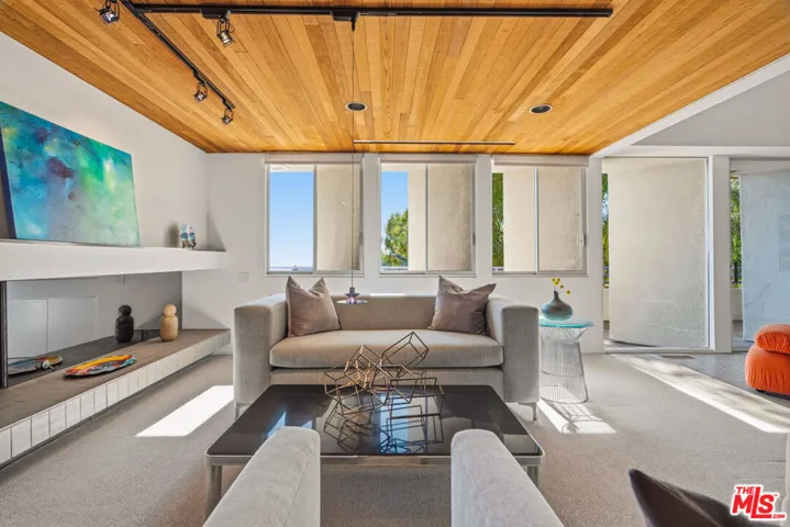 12268 Canna Road, Los Angeles, California 90049