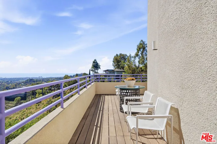 12268 Canna Road, Los Angeles, California 90049
