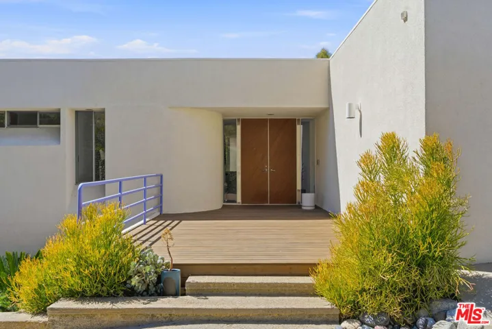 12268 Canna Road, Los Angeles, California 90049