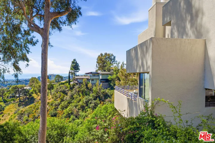 12268 Canna Road, Los Angeles, California 90049