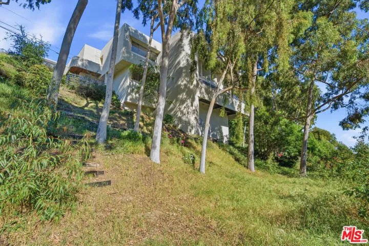 12268 Canna Road, Los Angeles, California 90049
