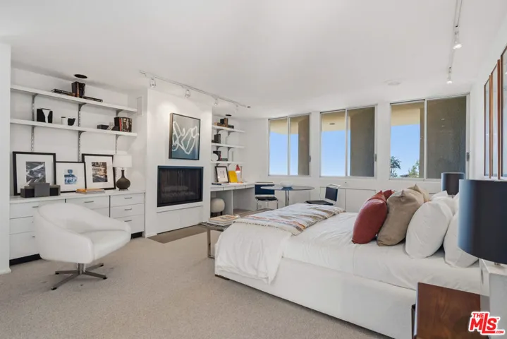 12268 Canna Road, Los Angeles, California 90049