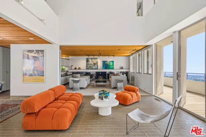 12268 Canna Road, Los Angeles, California 90049