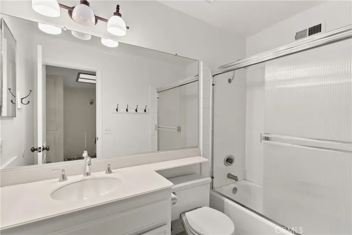 66 Christamon S, Irvine, California 92620