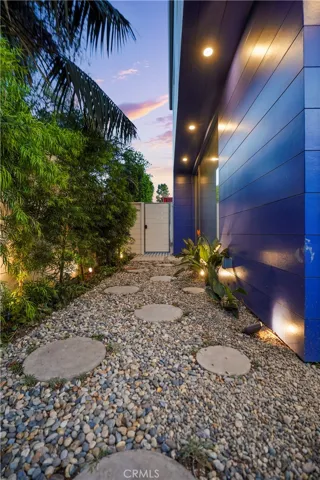 Side yard 1