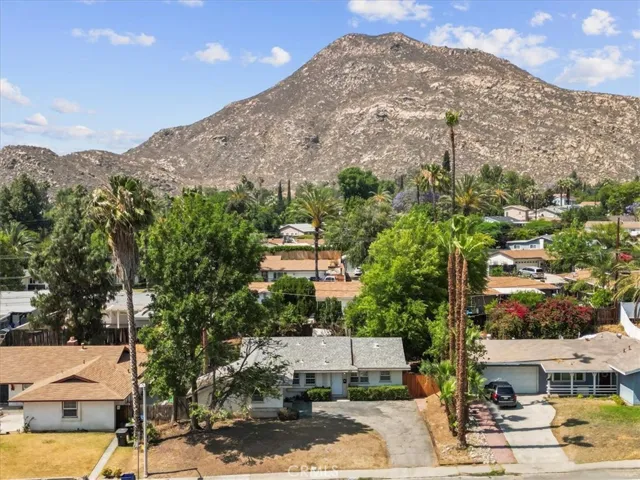 529 W Blaine Street, Riverside, California 92507