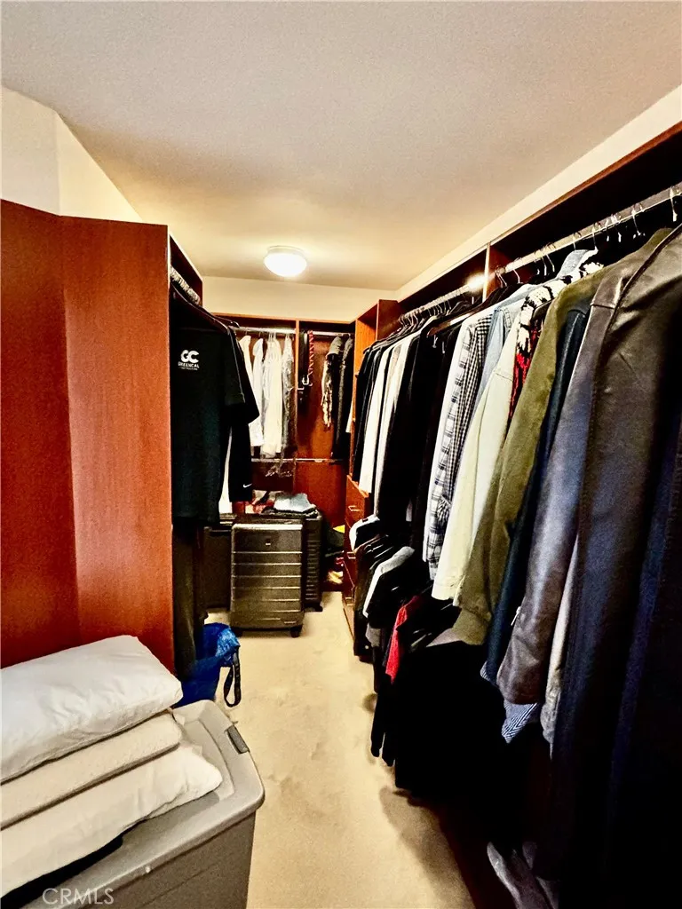 Walking Closet Walking Closet