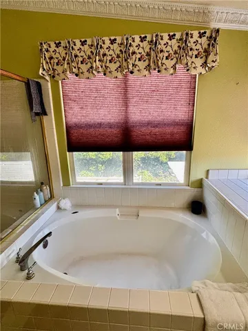 Bathtub