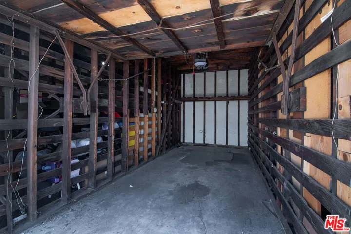 Private 1-Car Garage