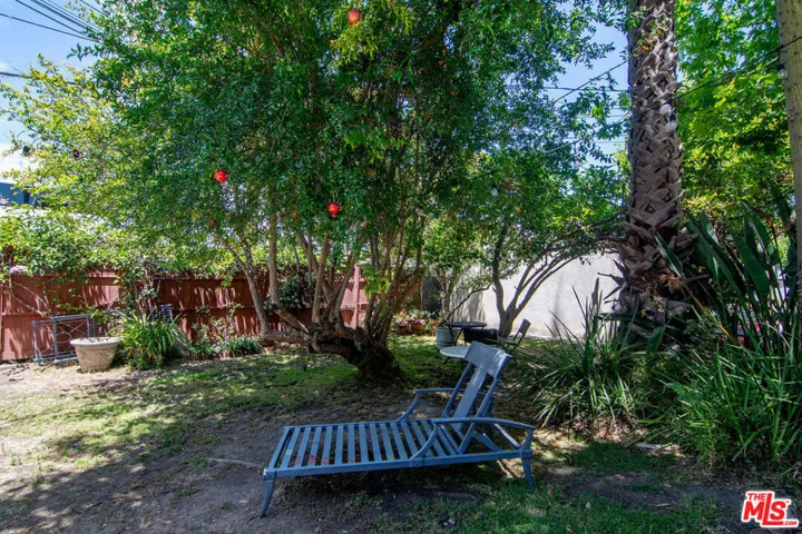 Shared Yard