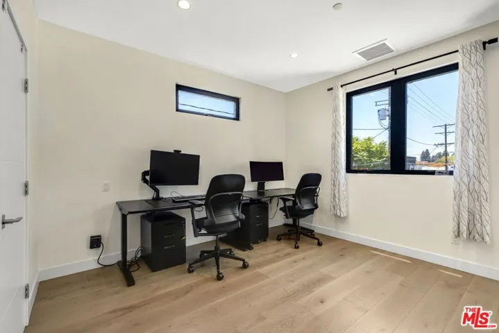 713 N Sierra Bonita Avenue, Los Angeles, California 90046