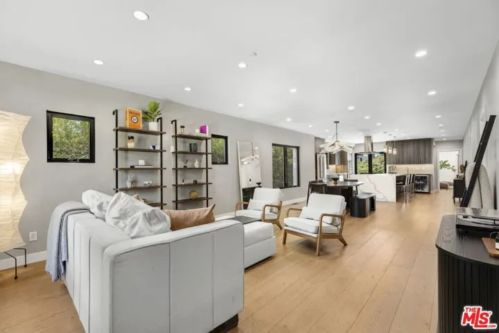 713 N Sierra Bonita Avenue, Los Angeles, California 90046