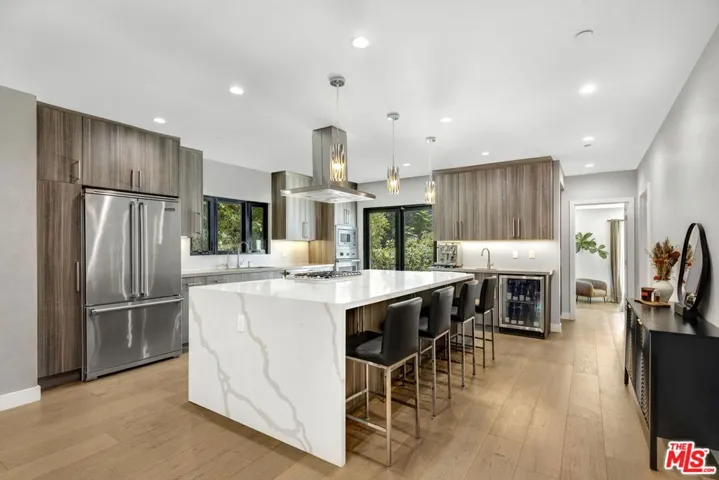 713 N Sierra Bonita Avenue, Los Angeles, California 90046