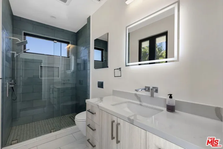 713 N Sierra Bonita Avenue, Los Angeles, California 90046