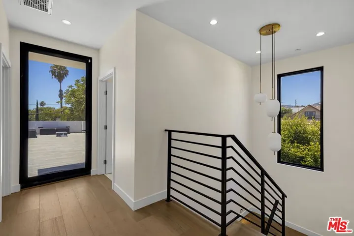 713 N Sierra Bonita Avenue, Los Angeles, California 90046