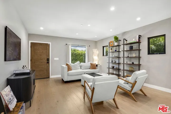 713 N Sierra Bonita Avenue, Los Angeles, California 90046
