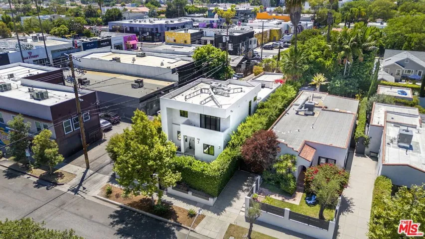 713 N Sierra Bonita Avenue, Los Angeles, California 90046