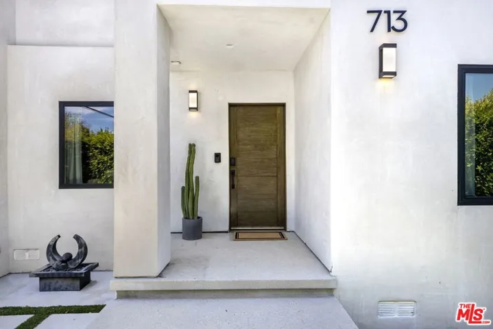 713 N Sierra Bonita Avenue, Los Angeles, California 90046