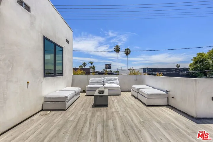 713 N Sierra Bonita Avenue, Los Angeles, California 90046
