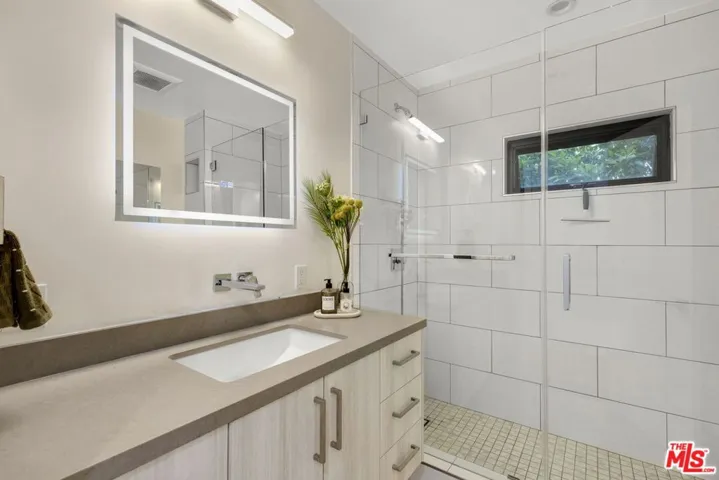 713 N Sierra Bonita Avenue, Los Angeles, California 90046