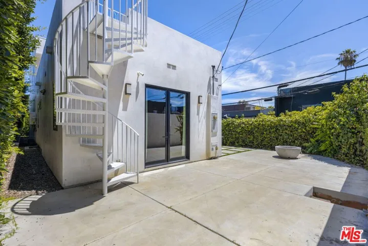 713 N Sierra Bonita Avenue, Los Angeles, California 90046