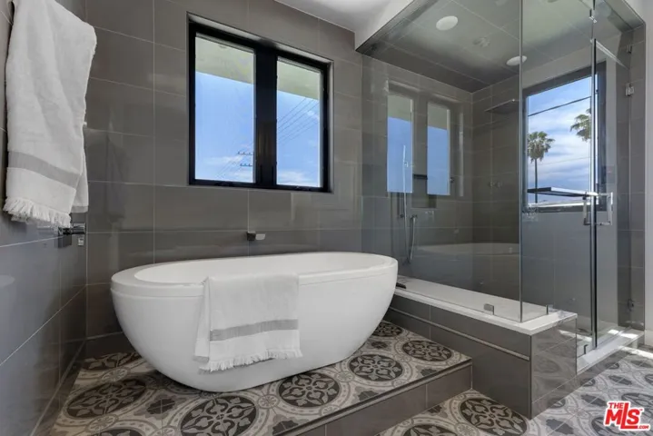 713 N Sierra Bonita Avenue, Los Angeles, California 90046