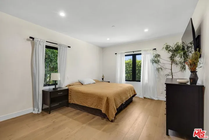 713 N Sierra Bonita Avenue, Los Angeles, California 90046