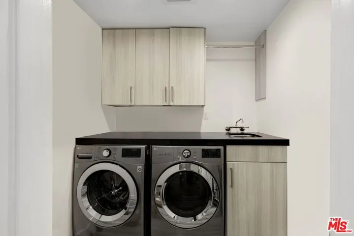 713 N Sierra Bonita Avenue, Los Angeles, California 90046