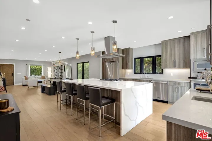 713 N Sierra Bonita Avenue, Los Angeles, California 90046