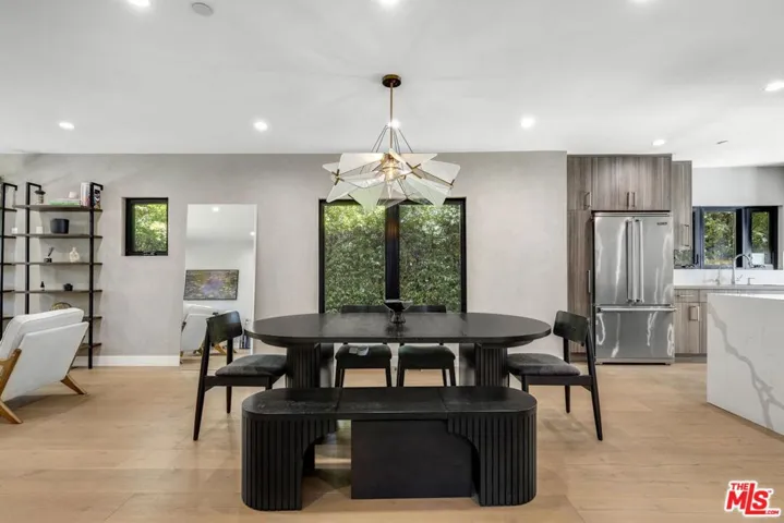 713 N Sierra Bonita Avenue, Los Angeles, California 90046